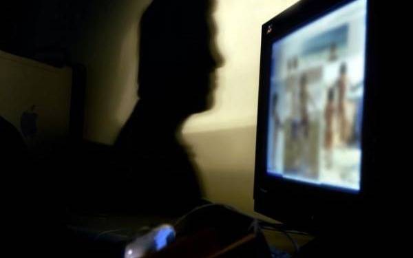 Procedimiento en Olmos por distribución en redes de material pornográfico