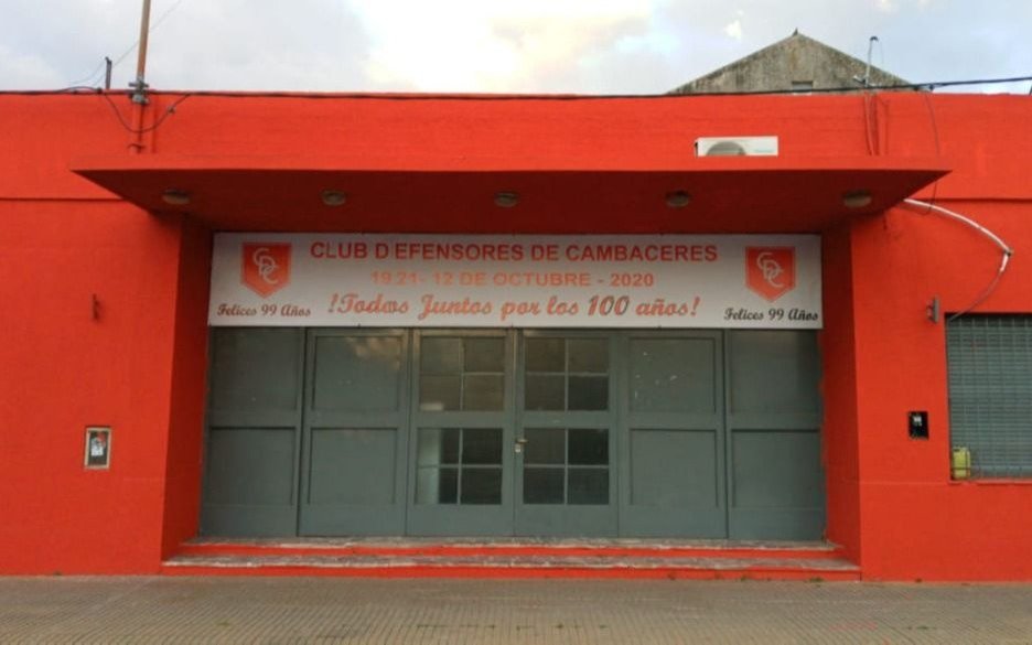 Camba cumple 101 años e inaugura el Polideportivo