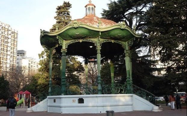 Espectáculo en la Glorieta de los Músicos de Plaza San Martín