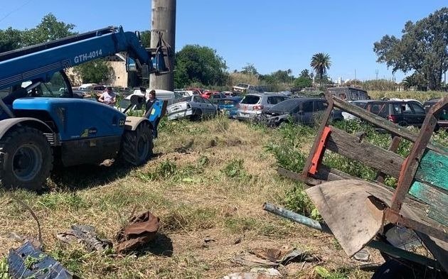 Retiran del frente de varias comisarías de La Plata 800 rodados secuestrados
