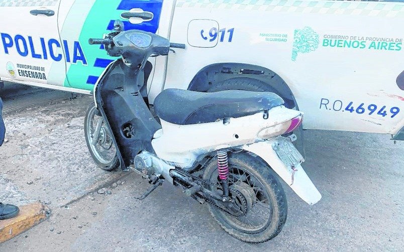 Murió un jubilado al ser atropellado por una moto en Ensenada