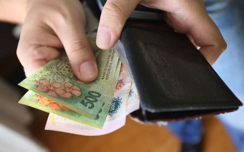 El sueldo de empleados públicos vs. informales