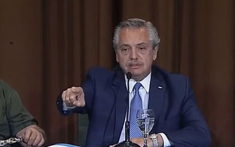 Desde Bali, Alberto niega tensiones en el FdT