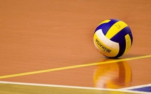 Las chicas de la “U” buscan el pase a la final de vóley