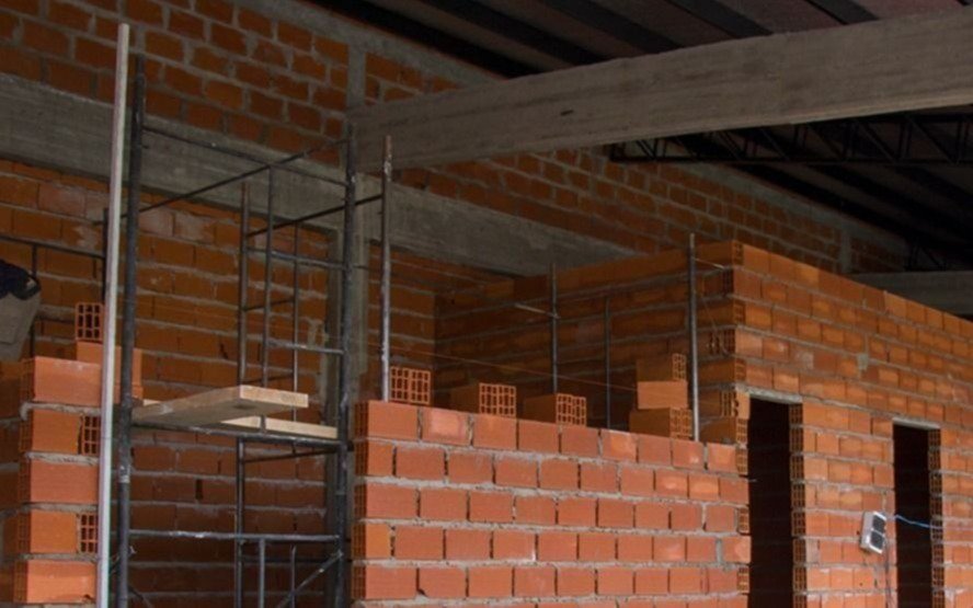 Investigan posible daño a compradores en una obra