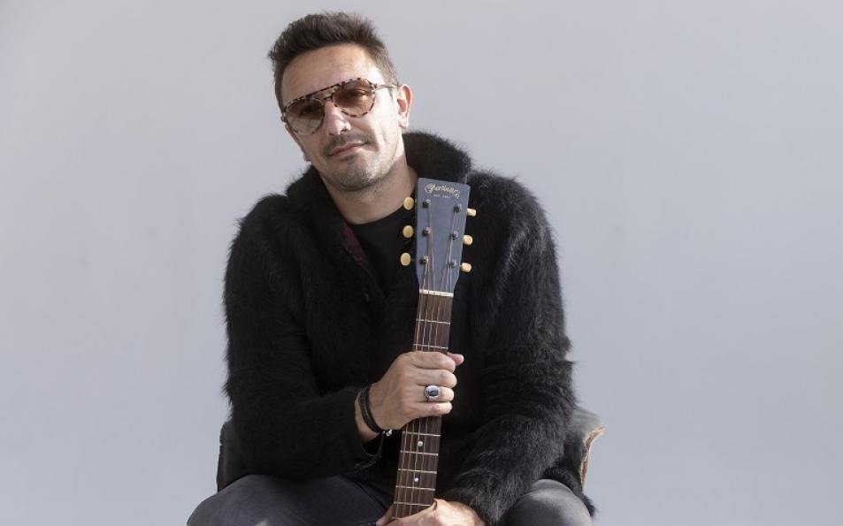Brancciari lanzó “Cada segundo dura una eternidad”, su debut solista