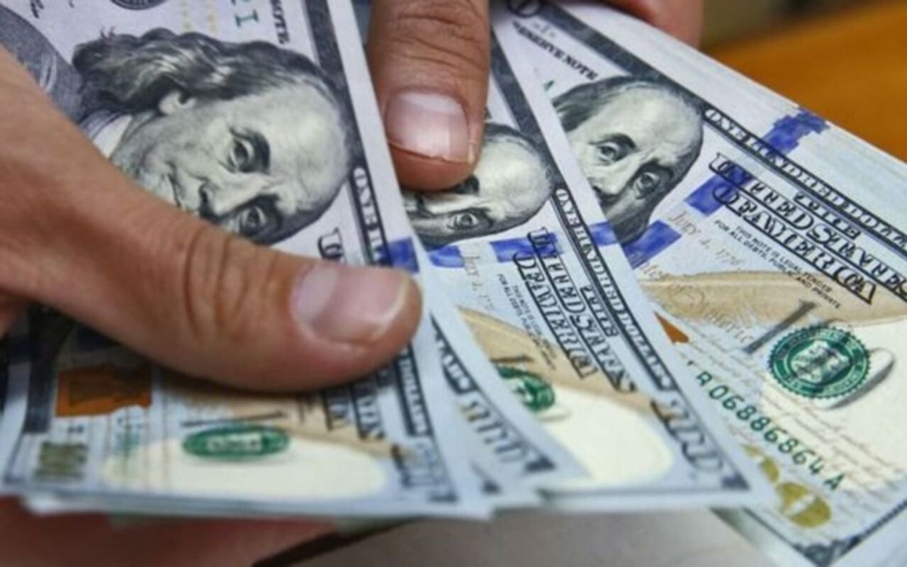 El blue rozó los $330 y cierra el año bien picado