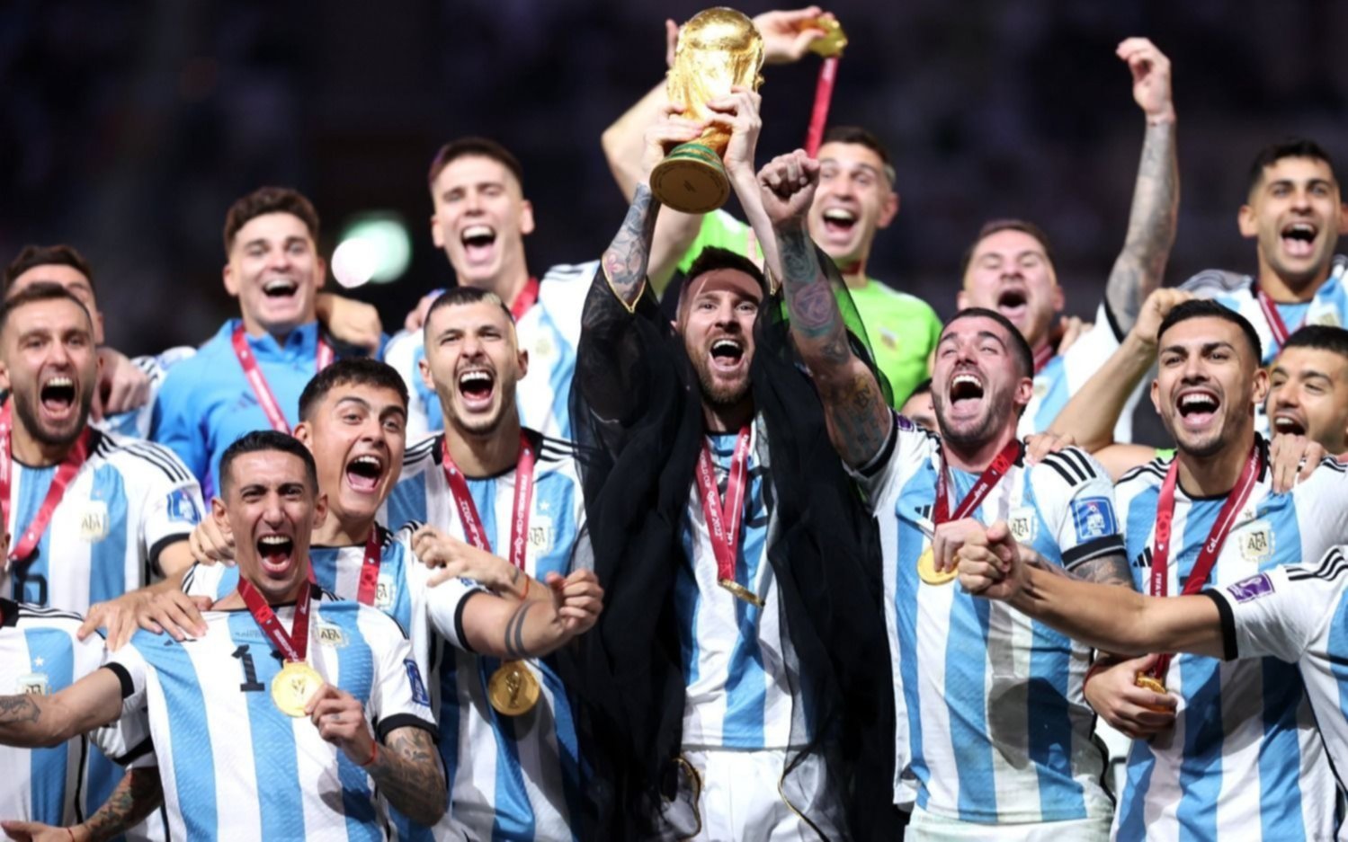 Campeones mundiales de fútbol y de la inflación
