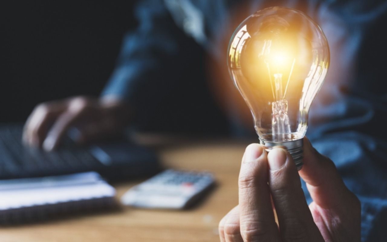 Perdonan millonaria deuda a empresas de luz