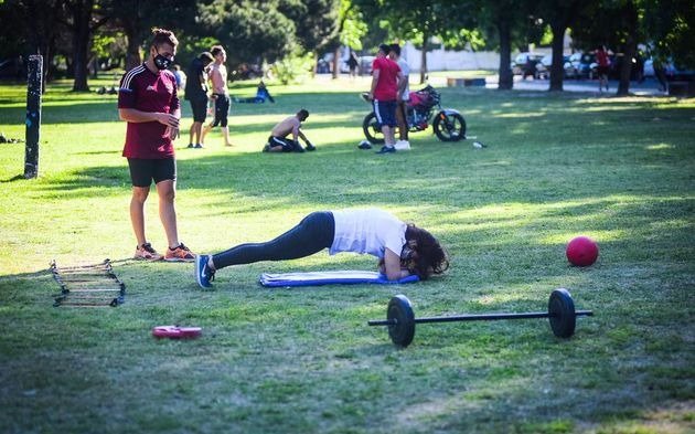 Impulsan actividades físicas en las plazas