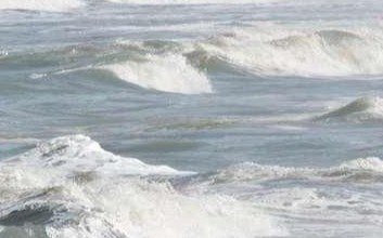 Falleció un turista al que golpeó una ola en Pinamar
