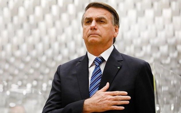 Jair en EE UU para llenar “los Bolsonaro” de dólares