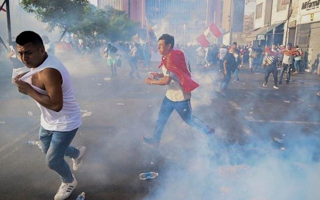 Violencia y tensión en Perú tras el rechazo a adelantar las elecciones