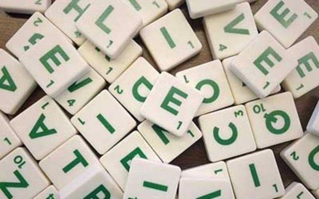 El Grupo Scrabble La Plata se reúne a jugar y a enseñar a principiantes