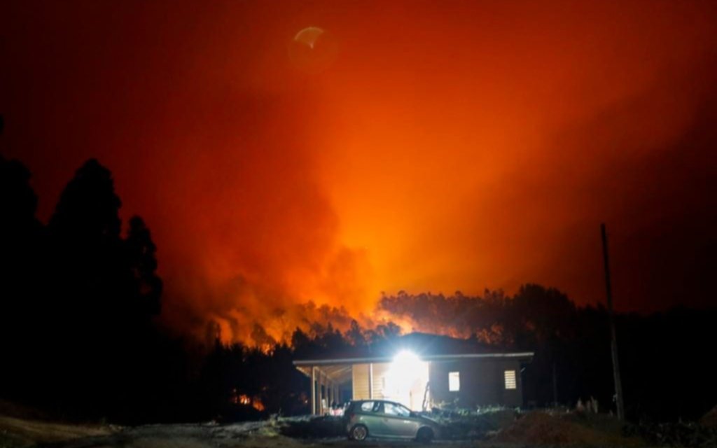 Dolor y rabia en Chile por la tragedia provocada por los voraces incendios