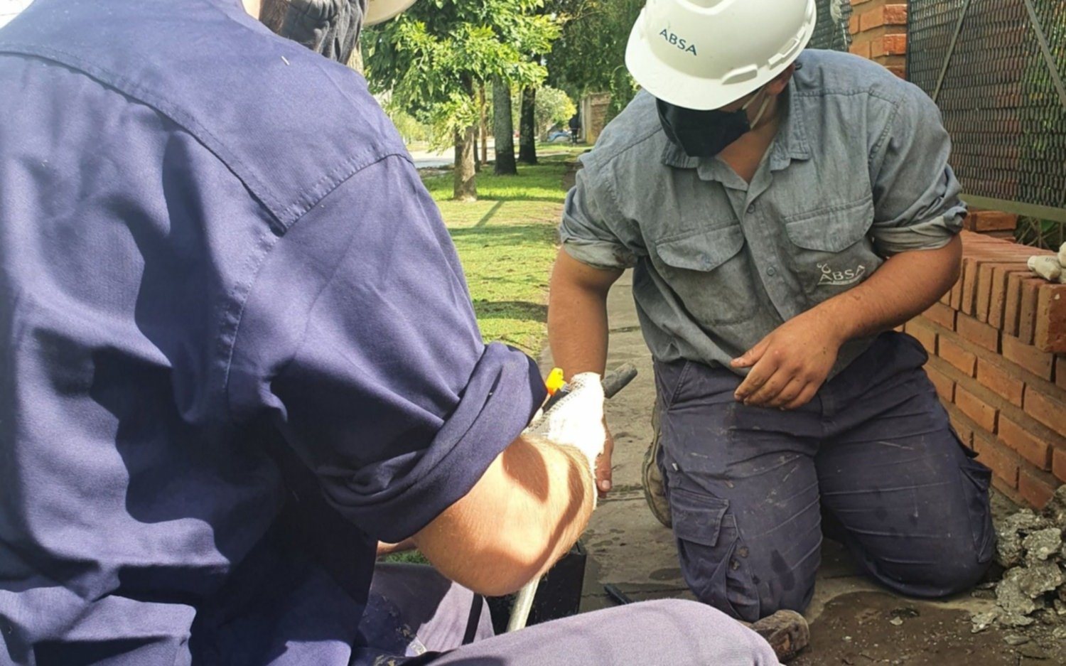 Reparaciones en acueducto de Berisso y perforaciones de La Plata