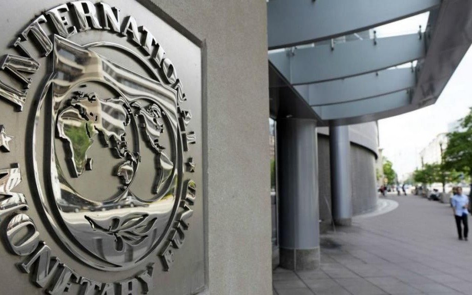 Argentina está lejos de resolver sus desequilibrios, a un año del pacto con el FMI