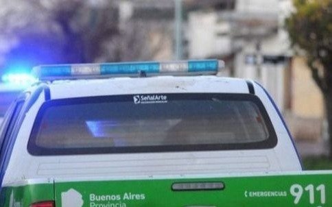 Casi noquea a un inspector municipal en el Centro y terminó en la comisaría