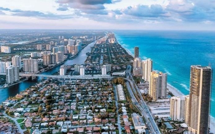 Miami Beach impone toque de queda tras muertes en tiroteos