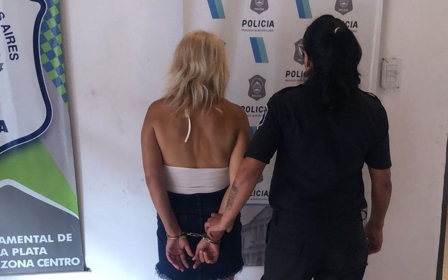 “Mechera” fue sorprendida cuando se llevaba un rímel en un local del Centro