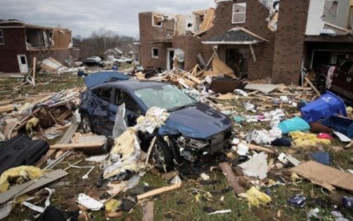 Un fuerte tornado arrasó Mississippi: 23 muertos