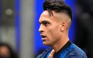 Inter, que tiene a Lautaro Martínez, enfrenta a la Fiorentina por la Serie A