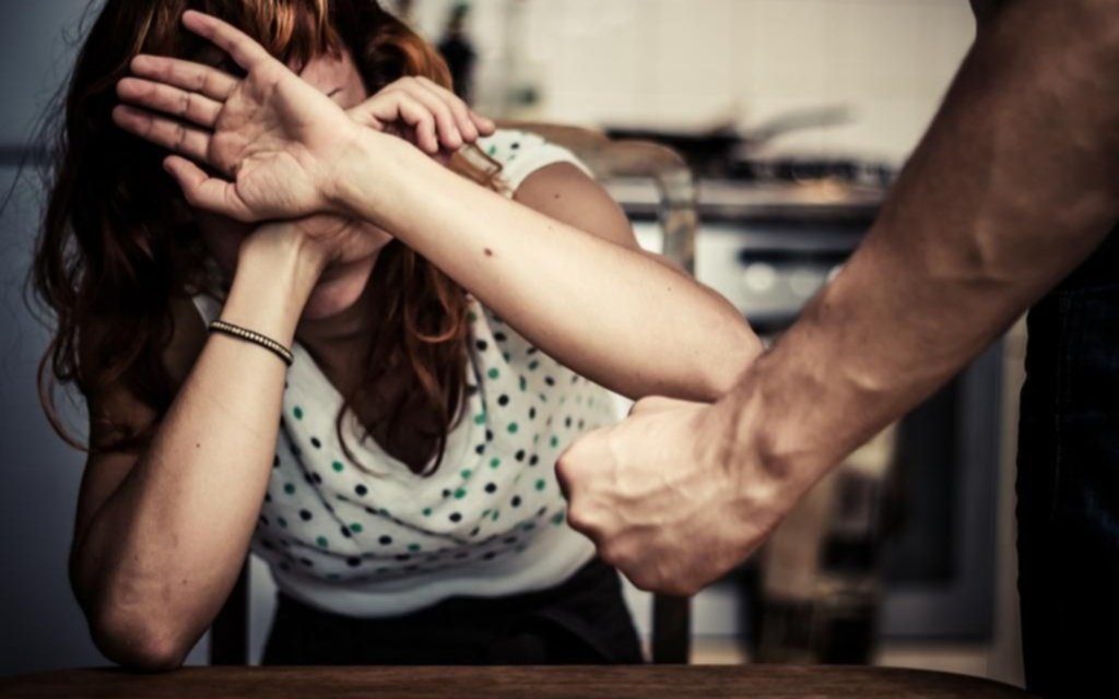 Lo arrestaron por golpear a su pareja tras una discusión