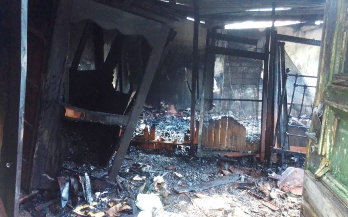 Una vivienda se prendió fuego y hubo daños totales