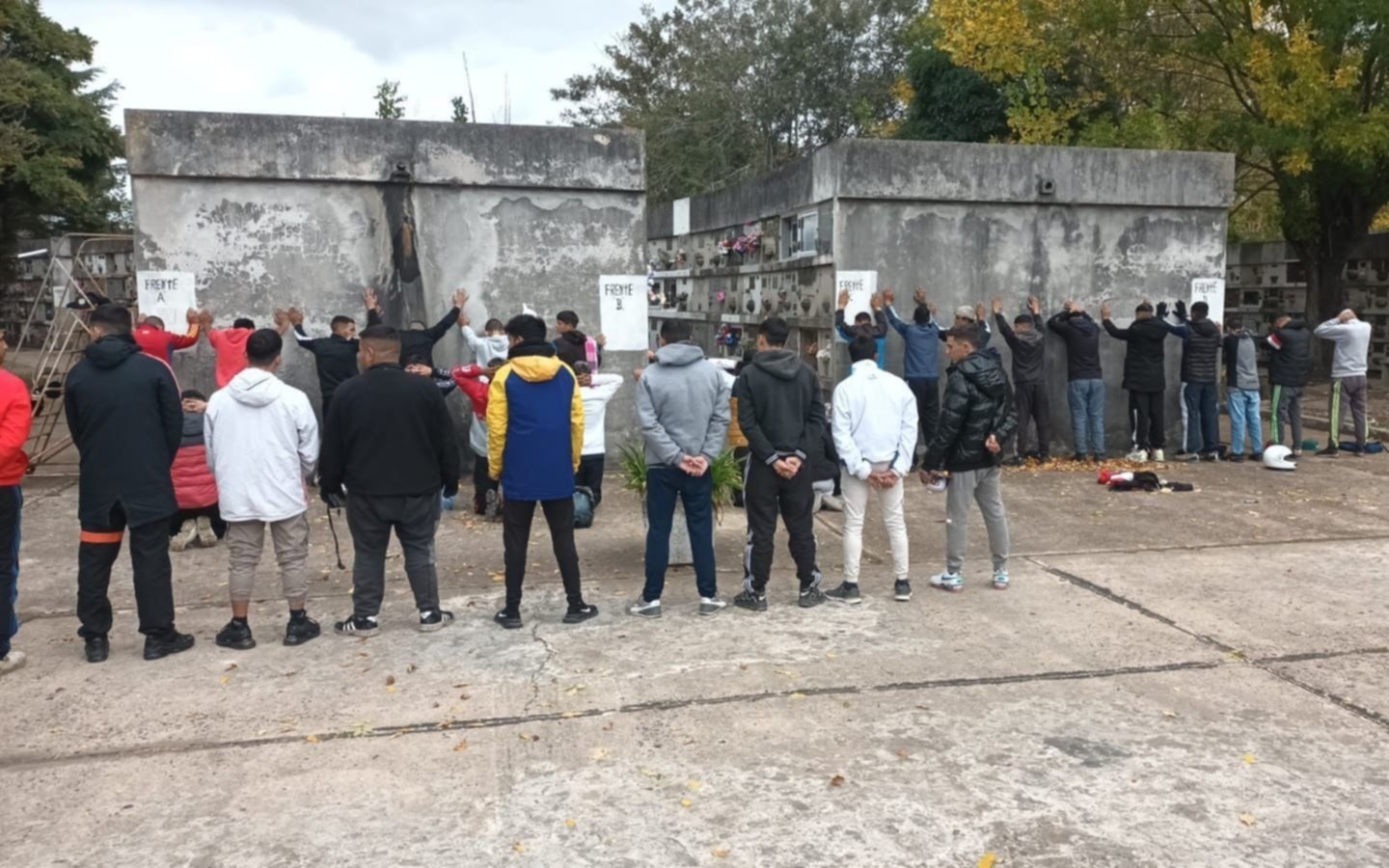 Un arma y 9 detenidos durante un “homenaje”