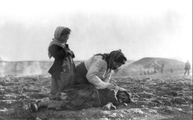 Genocidio armenio: quiénes no trabajan este lunes, considerado "día no laborable"