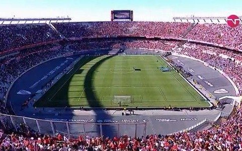 Investigan la cancha de River