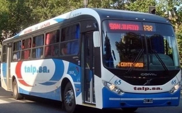 Un paro en la línea 338 complica viajes hacia el Conurbano desde La Plata