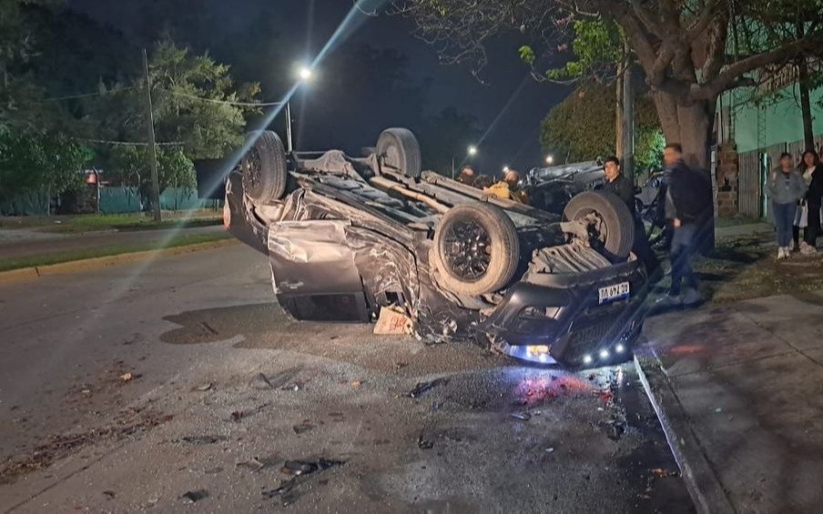 Un impactante choque en Tolosa dejó un menor herido