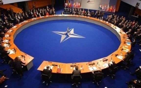EE UU afirma que no facilitará la entrada de Ucrania a la OTAN
