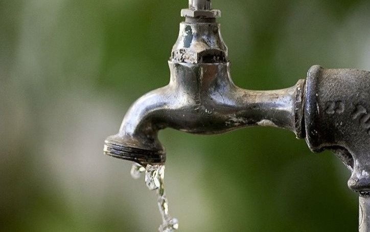 Importante pérdida de agua y profundo pozo en Meridiano V