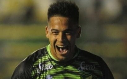 Ganó Defensa con triplete de Uvita Fernández