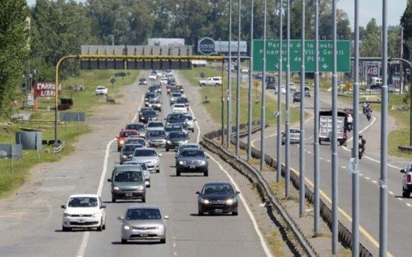 El retorno masivo del turismo en julio obliga a demandar más prudencia en las rutas