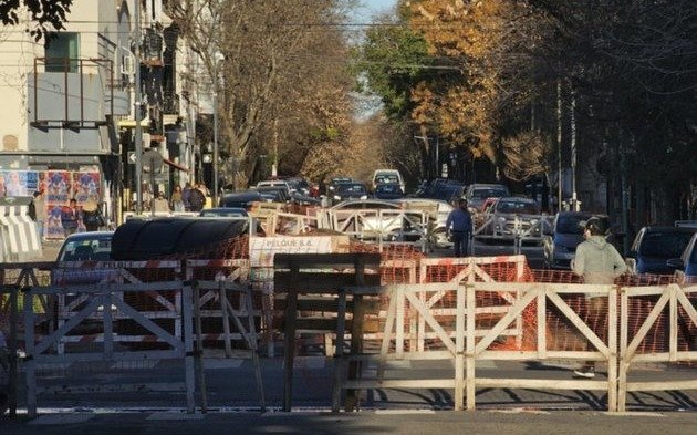 Caóticos programas de asfaltado, con cortes de calles y otros trastornos