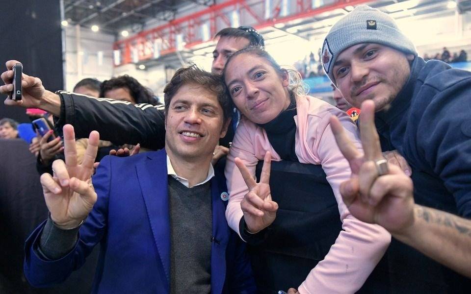 Kicillof lanzó más spots de campaña y apuntó contra intendentes del PRO