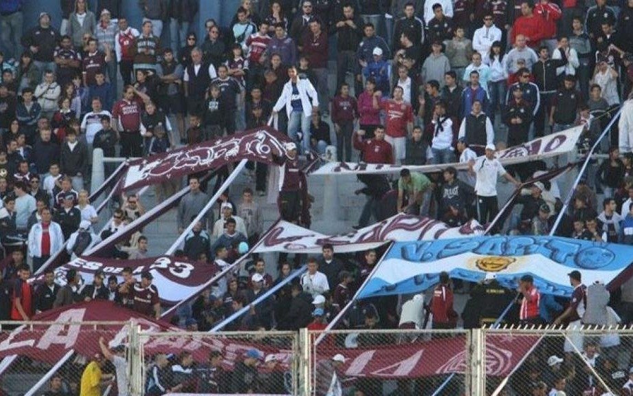 Debe cortarse el nudo que ata al fútbol con el mundo del delito y la violencia