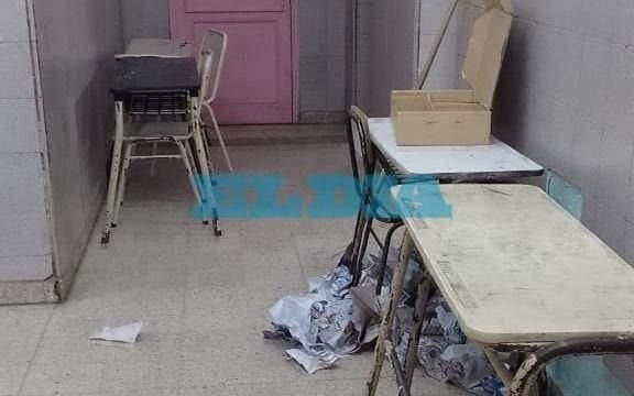 Quejas en un colegio por falta de limpieza tras las PASO