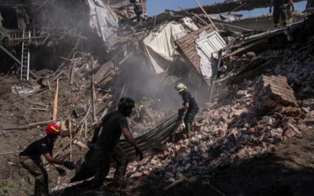 Rusia ataca otra vez depósitos de granos en Ucrania