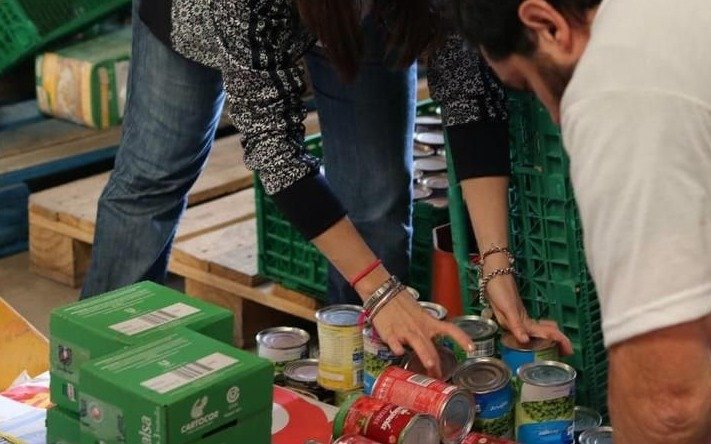 Campaña solidaria de alimentos no perecederos