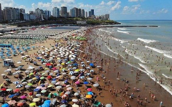 Las vacaciones en la Costa ya cotizan en dólares