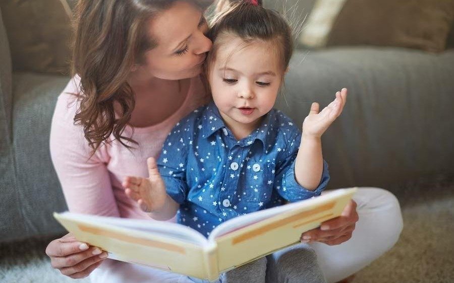 Debe inducirse a que los niños y adolescentes retomen el hábito de la lectura