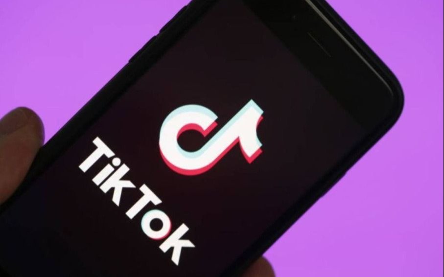 Aplican una millonaria multa a la red social TikTok