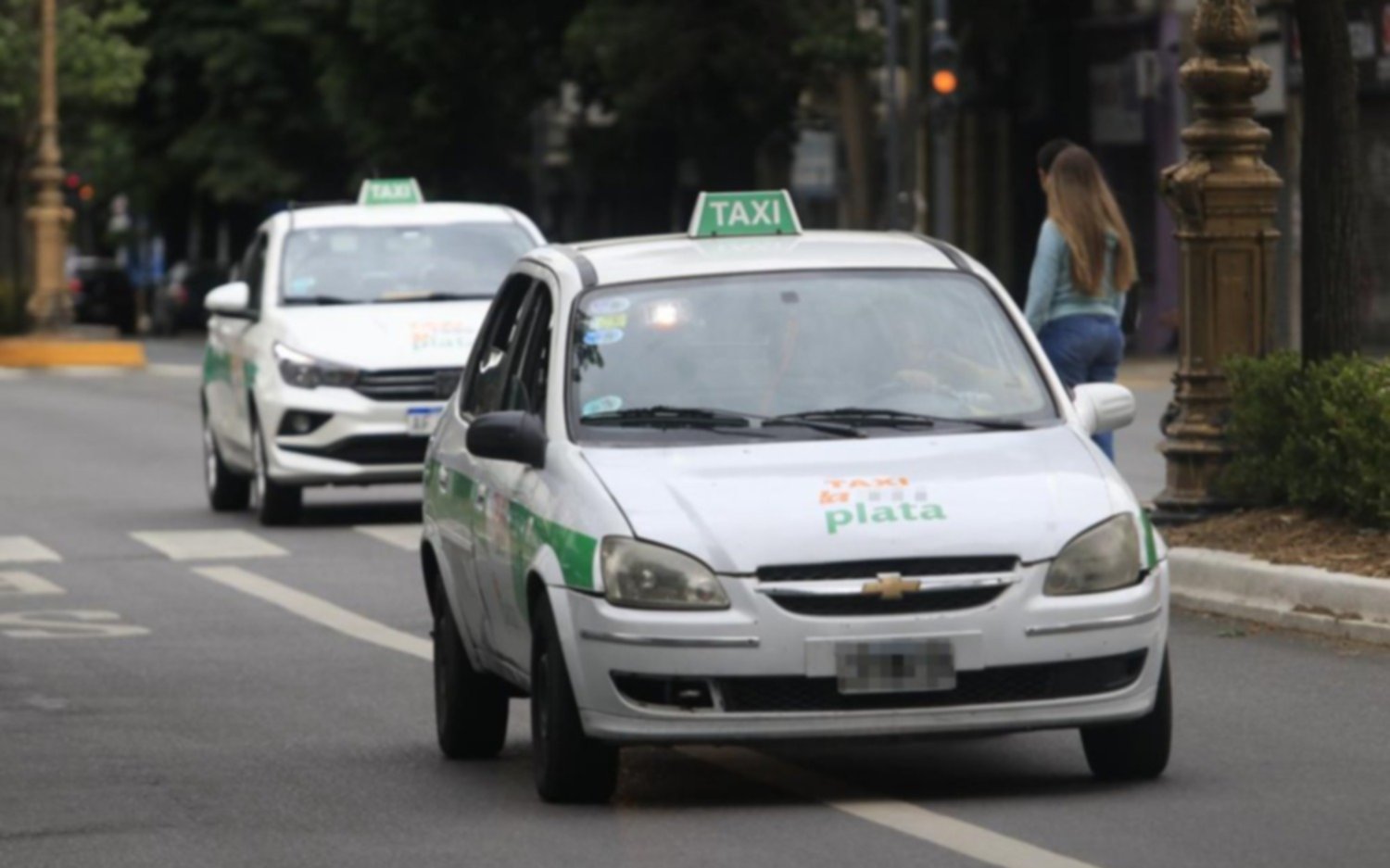 Falsos pasajeros atacaron a un taxista en Villa Alba