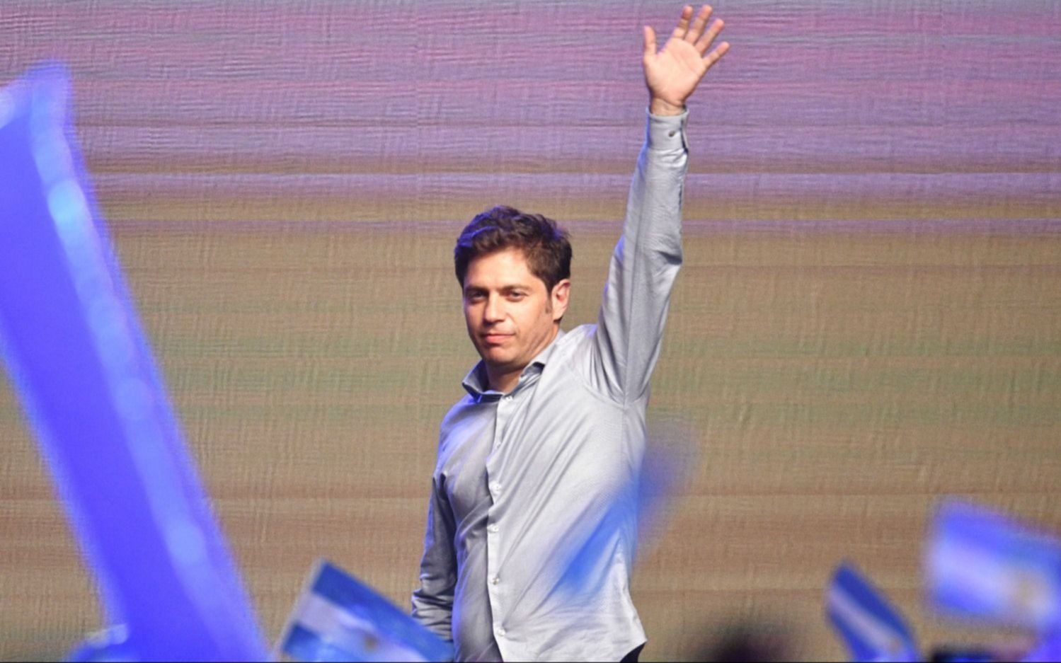 Kicillof sube a Massa y a Máximo K a una caravana