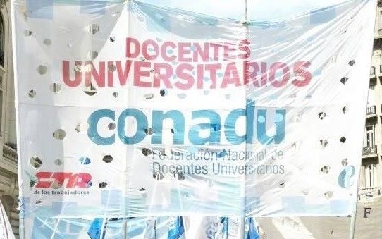 Vuelven a negociar los salarios de los universitarios