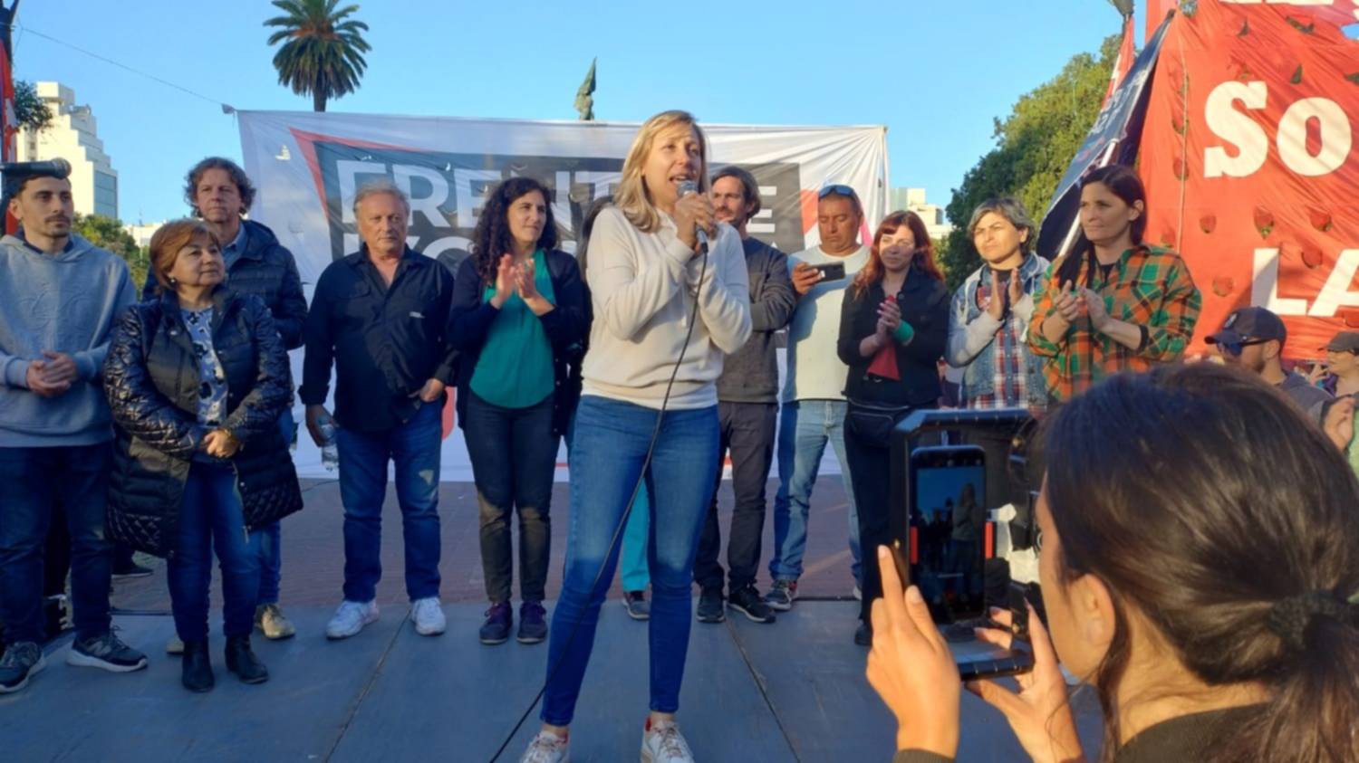 Myriam Bregman cerró la campaña en La Plata